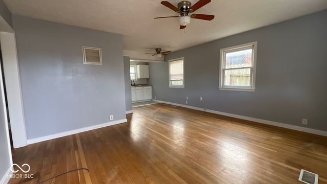 141 N 6th Avenue, Beech Grove, IN 46107