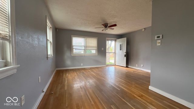 141 N 6th Avenue, Beech Grove, IN 46107
