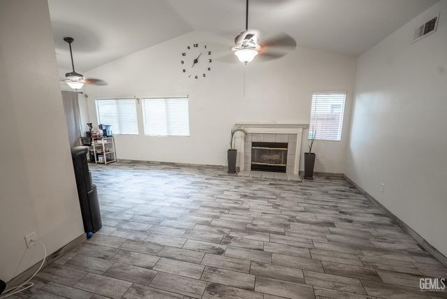5005 Otters Meadow Drive, Bakersfield, CA 93313
