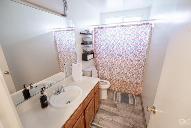 5005 Otters Meadow Drive, Bakersfield, CA 93313