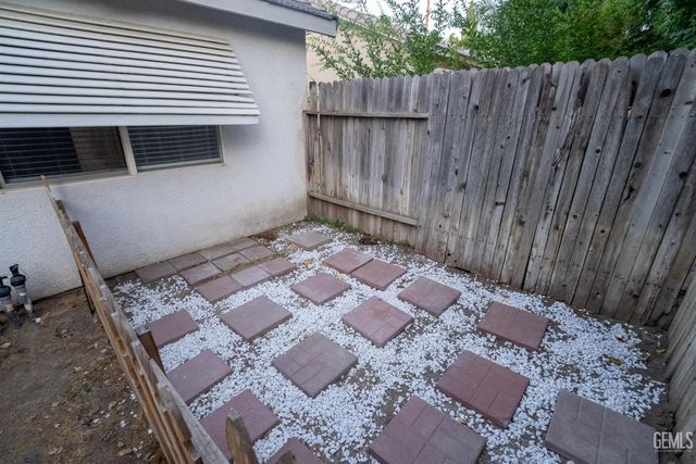 5005 Otters Meadow Drive, Bakersfield, CA 93313
