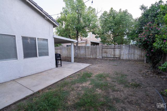 5005 Otters Meadow Drive, Bakersfield, CA 93313