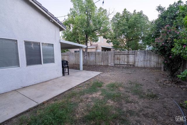 5005 Otters Meadow Drive, Bakersfield, CA 93313