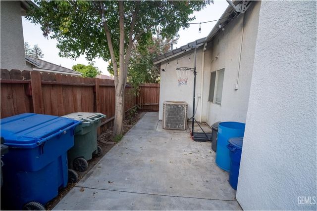 5005 Otters Meadow Drive, Bakersfield, CA 93313
