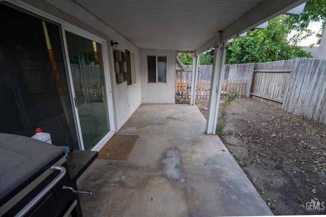 5005 Otters Meadow Drive, Bakersfield, CA 93313