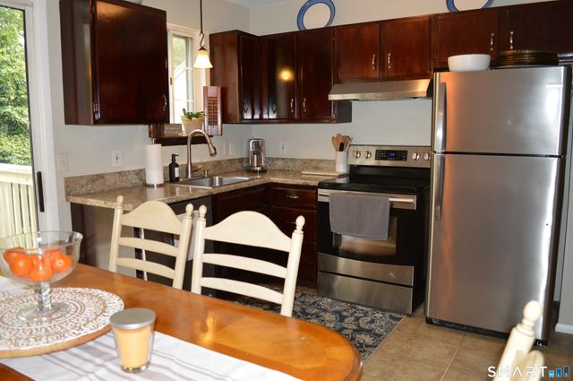 163 Cynthia Lane D5, Middletown, CT 06457