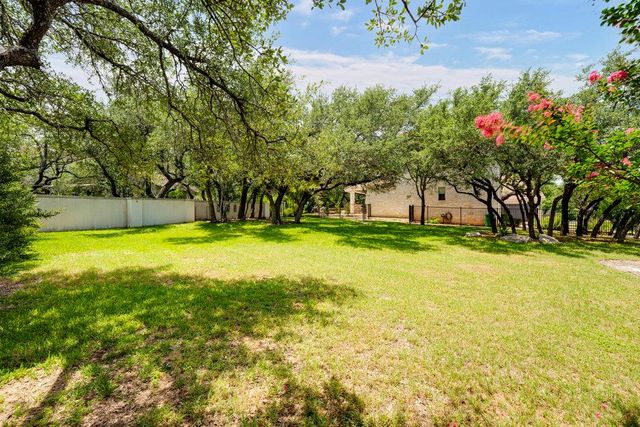 9 Wingreen LOOP, The Hills, TX 78738
