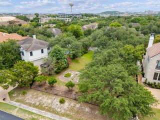 9 Wingreen LOOP, The Hills, TX 78738