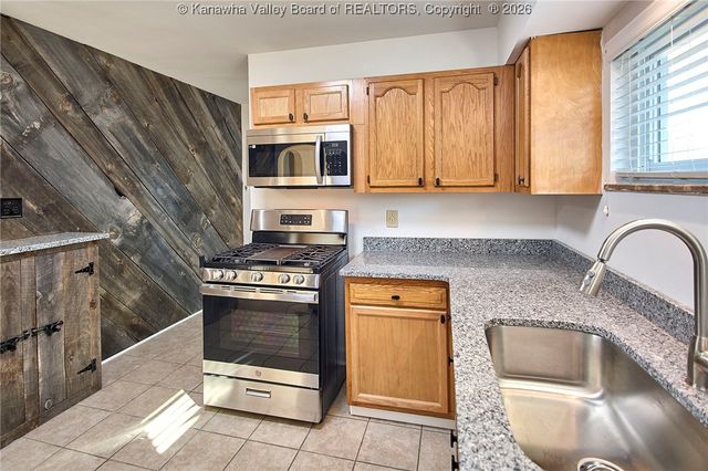 11 Swans Court, St Albans, WV 25177