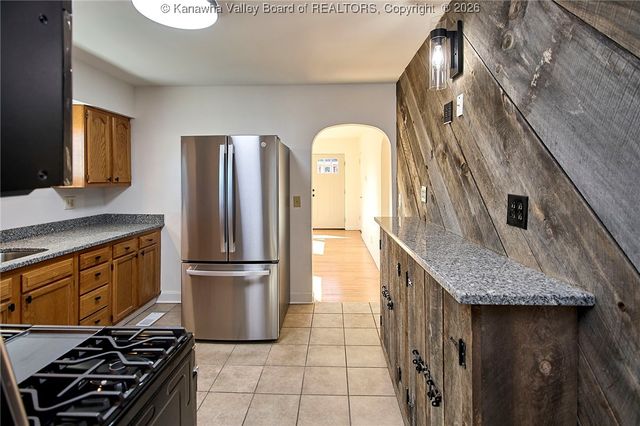 11 Swans Court, St Albans, WV 25177