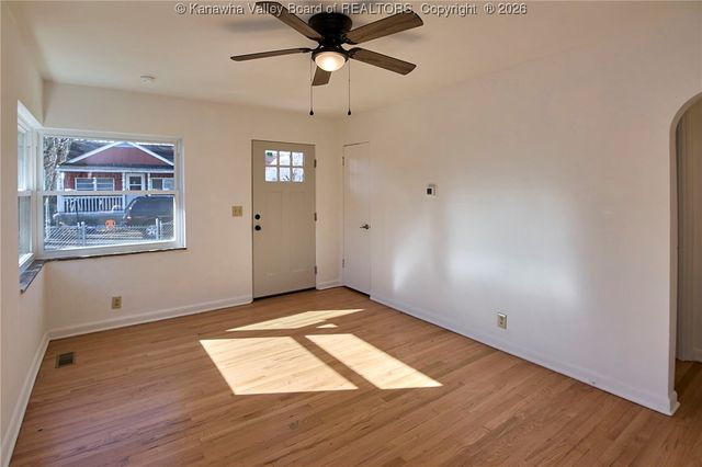 11 Swans Court, St Albans, WV 25177