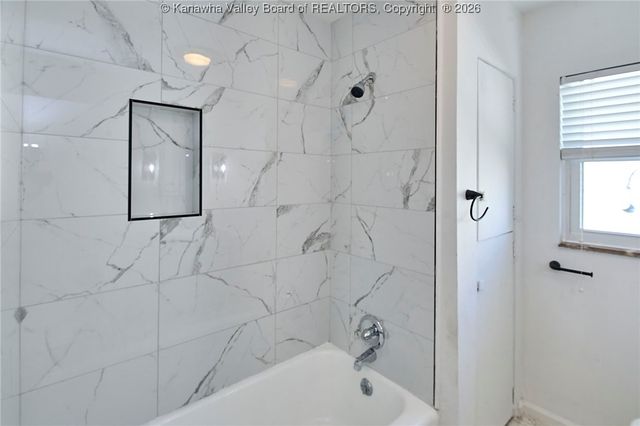 11 Swans Court, St Albans, WV 25177