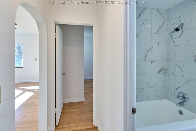 11 Swans Court, St Albans, WV 25177