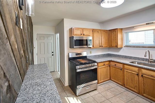 11 Swans Court, St Albans, WV 25177