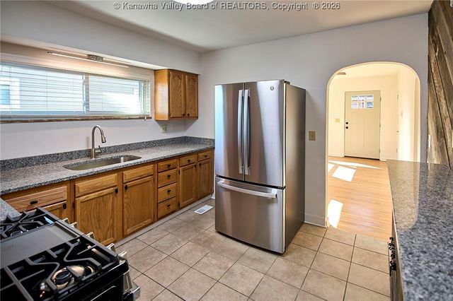 11 Swans Court, St Albans, WV 25177