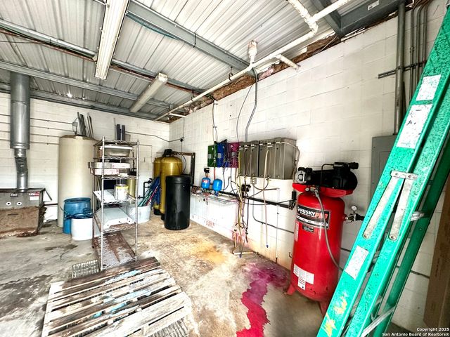 2550 Goliad, San Antonio, TX 78223