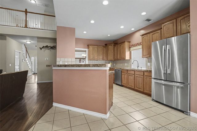 10302 N 144th East Avenue, Owasso, OK 74055