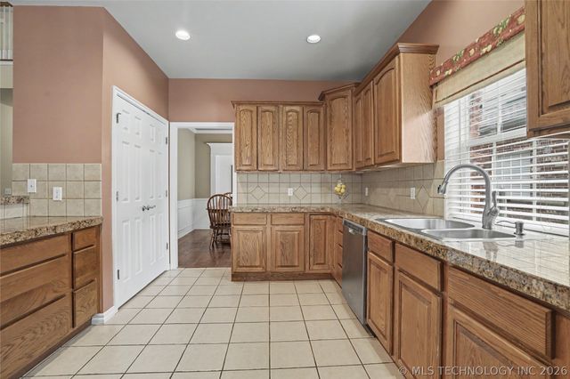 10302 N 144th East Avenue, Owasso, OK 74055