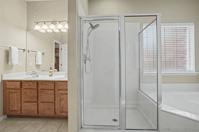 10302 N 144th East Avenue, Owasso, OK 74055