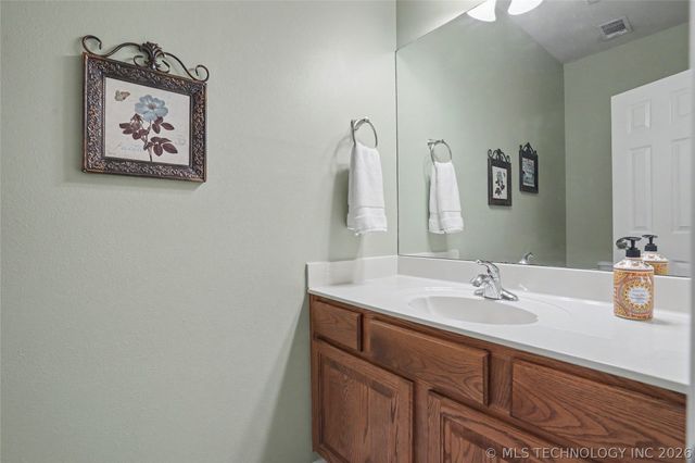 10302 N 144th East Avenue, Owasso, OK 74055