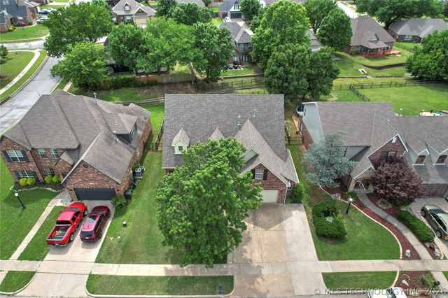10302 N 144th East Avenue, Owasso, OK 74055