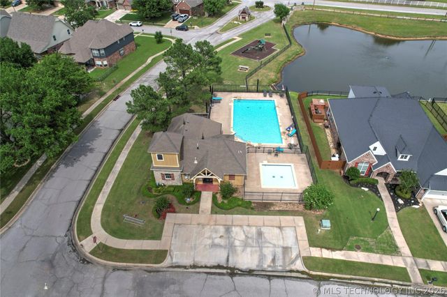 10302 N 144th East Avenue, Owasso, OK 74055