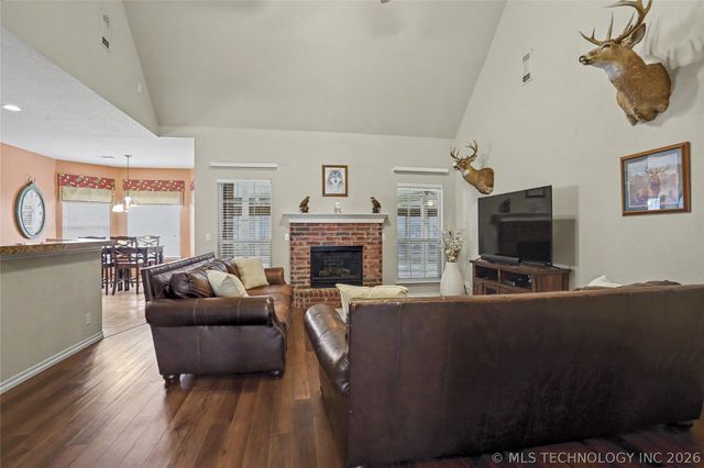 10302 N 144th East Avenue, Owasso, OK 74055