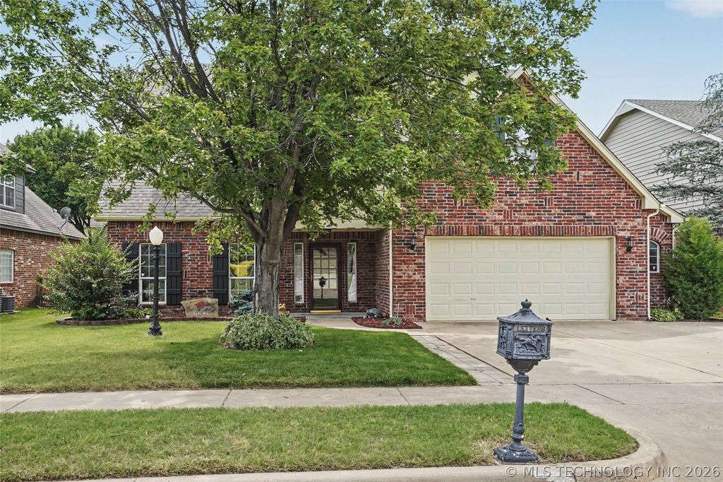 10302 N 144th East Avenue, Owasso, OK 74055