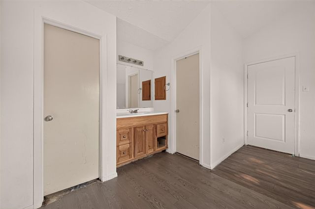 7102 Village Lake Dr, Cypress, TX 77433
