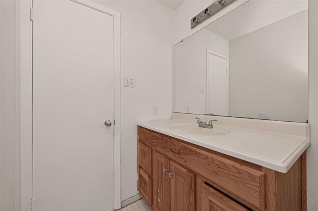 7102 Village Lake Dr, Cypress, TX 77433