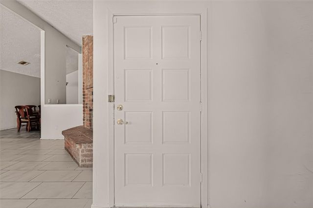7102 Village Lake Dr, Cypress, TX 77433