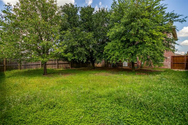 9028 Quarter Horse Lane, Fort Worth, TX 76123