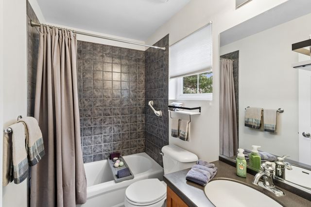 3800 Ashley Court, Rolling Meadows, IL 60008