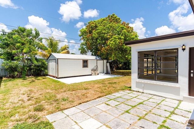19390 Whispering Pines Road, Cutler Bay, FL 33157