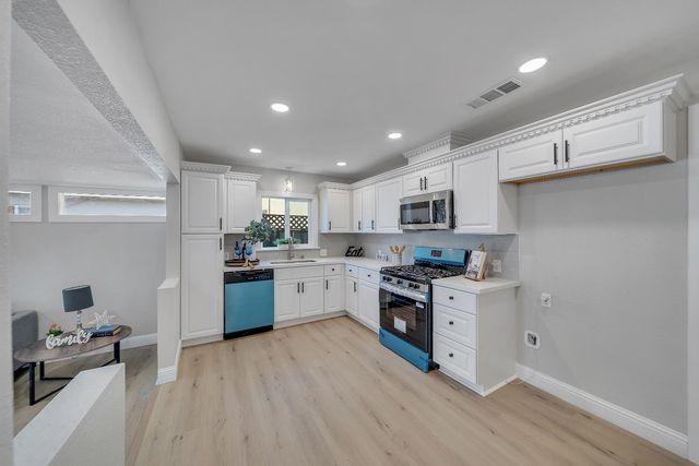 2059 Country Club Blvd, Stockton, CA 95204