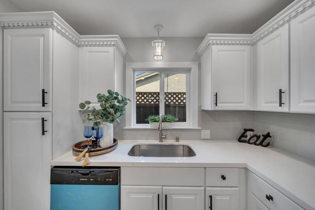 2059 Country Club Blvd, Stockton, CA 95204