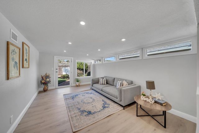 2059 Country Club Blvd, Stockton, CA 95204