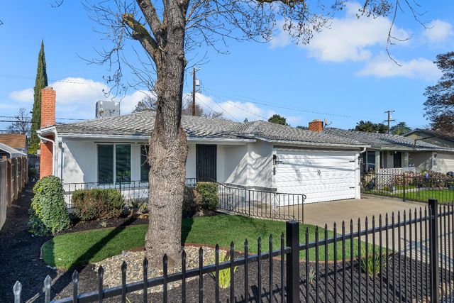 2059 Country Club Blvd, Stockton, CA 95204