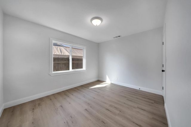 2059 Country Club Blvd, Stockton, CA 95204