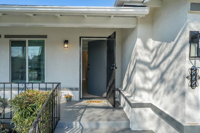 2059 Country Club Blvd, Stockton, CA 95204