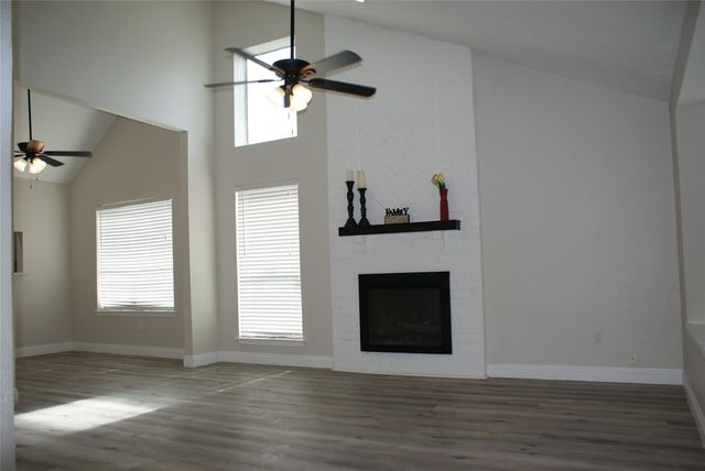 4735 Brownfields Drive, Houston, TX 77066