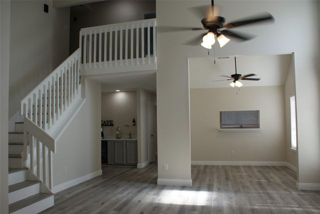 4735 Brownfields Drive, Houston, TX 77066