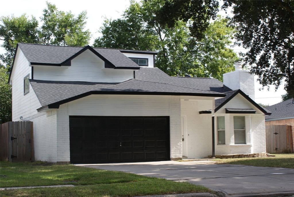 4735 Brownfields Drive, Houston, TX 77066
