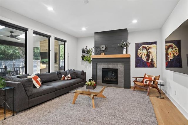 4416 W 77th Street, Prairie Village, KS 66208