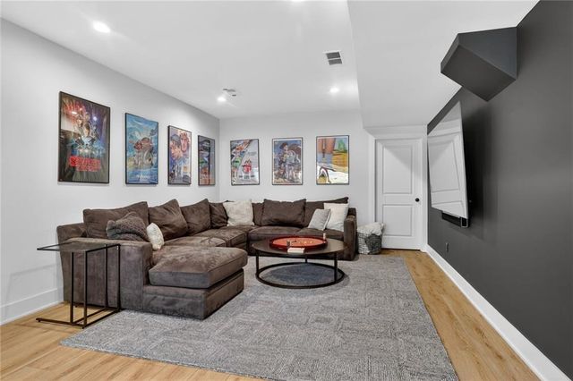 4416 W 77th Street, Prairie Village, KS 66208