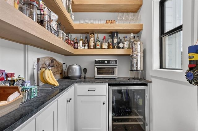 4416 W 77th Street, Prairie Village, KS 66208