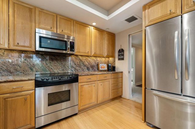 900 Island Drive 304, Rancho Mirage, CA 92270