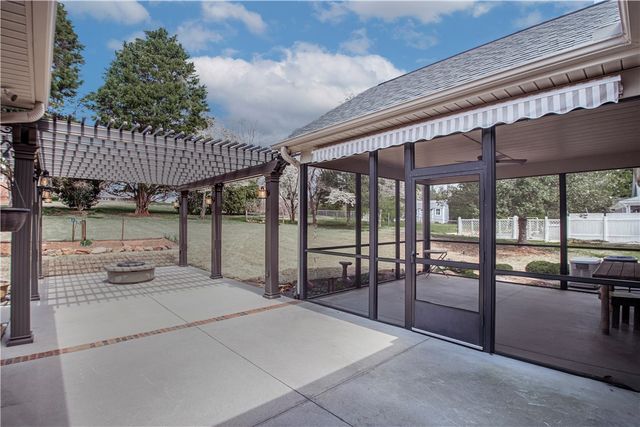 109 Fairway Drive, Pickens, SC 29671