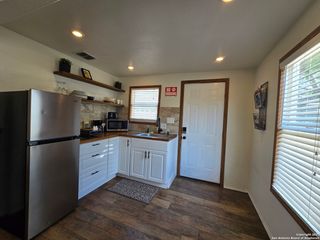 1106 Mission Rd UNIT B, San Antonio, TX 78210