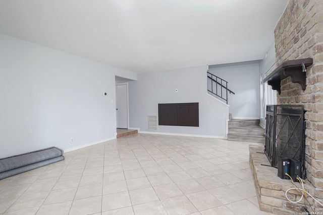 2822 BURNING TRAIL ST, San Antonio, TX 78247